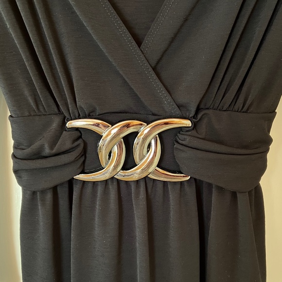 EUC Black V-Neck Blouse with 3/4 Sleeves and Silvery Chain Link Detail (small) - Picture 5 of 9